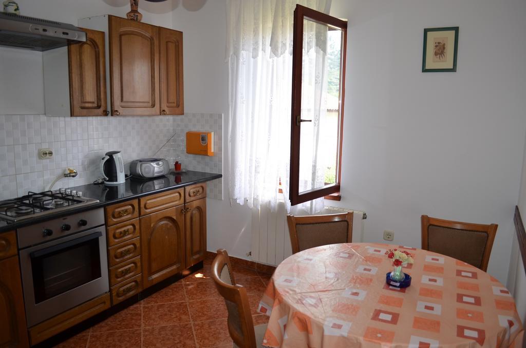 Apartments Nina Baska  Bilik gambar